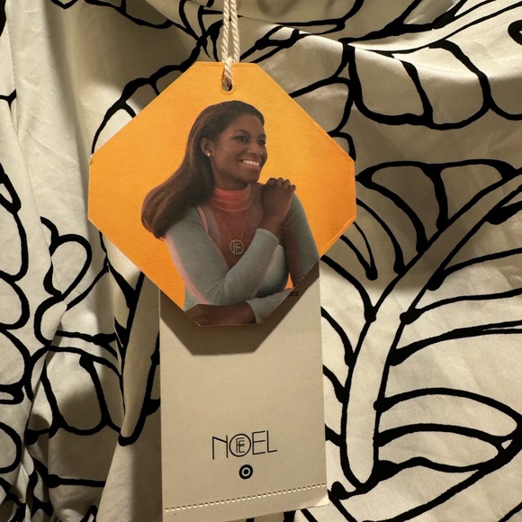 TargetXFeNoel. One Shoulder. Black and White. Print. Top. - Picture 5 of 6